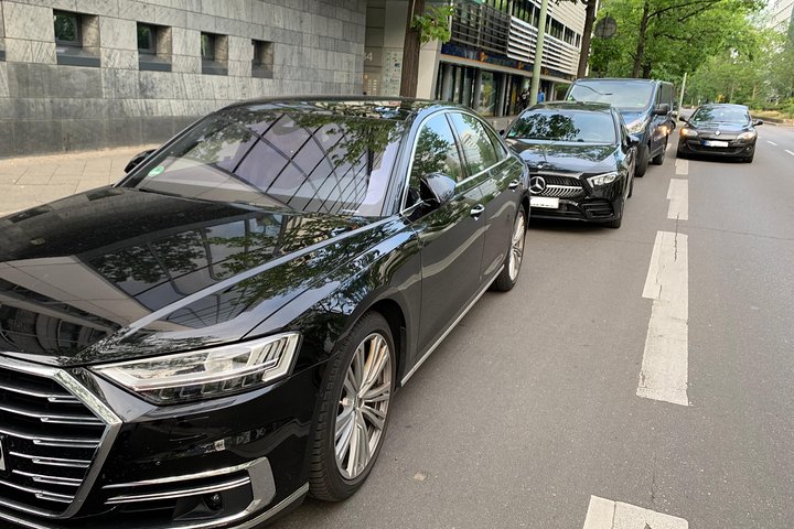 Vienna Airport Transfer: Vienna to Vienna International Airport (VIE)